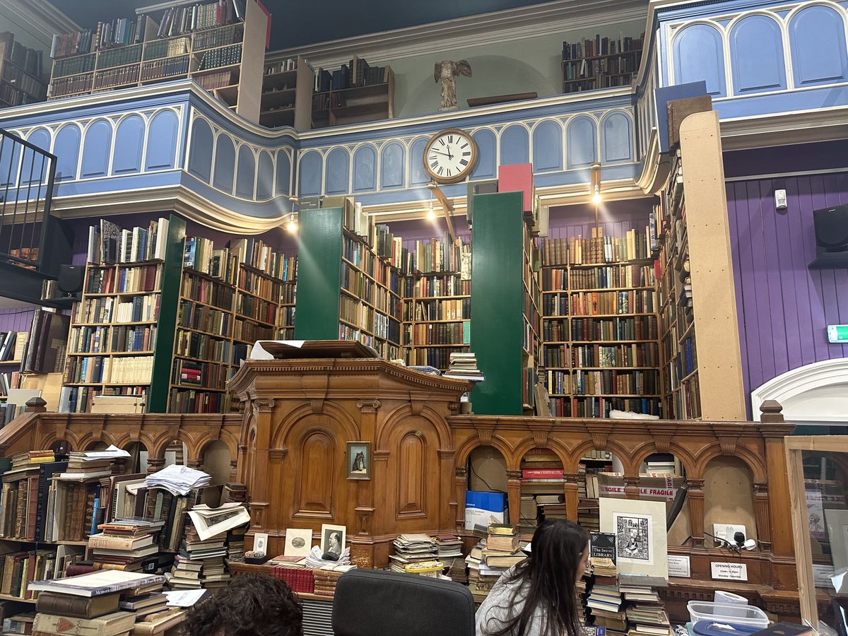 Imagina trabajar en esta librería de Inverness.