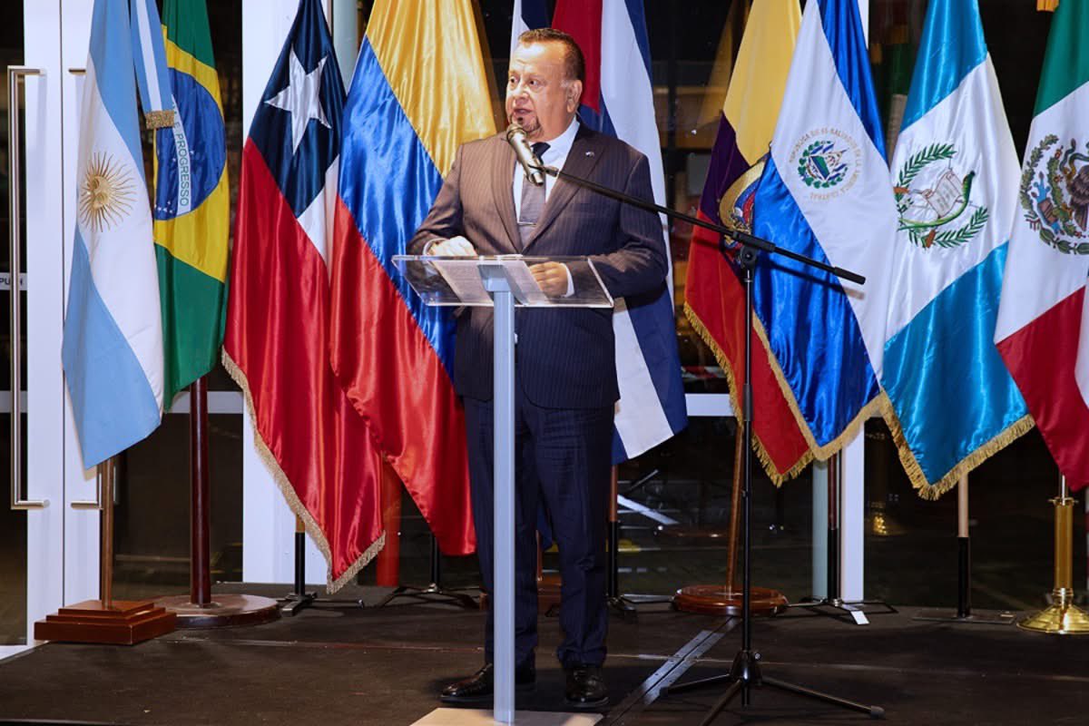 ManuelaFedez's tweet photo. Launch of the 20 Edition of the Latin American Film Festival in Canberra. Thank you to the Council on Australia Latin America Relations (COALAR) and ANU Film Group for the support and the @Embassy of El Salvador for the coordination. 
We Will screen the movie “Chuzalongo” https://t.co/HTIP8NfMM6