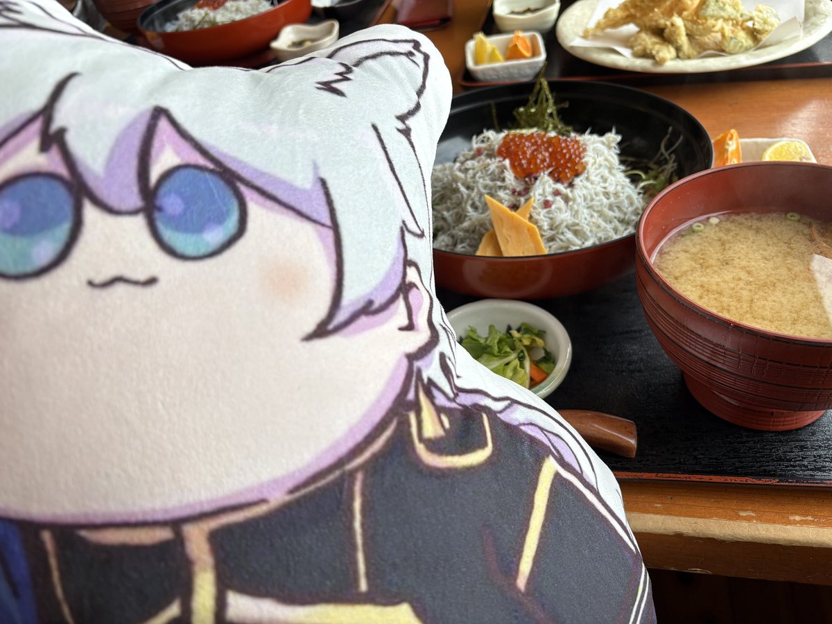 でかにーねも実はいる😂海鮮丼に一緒に行った🍣
#にーねとお出かけ