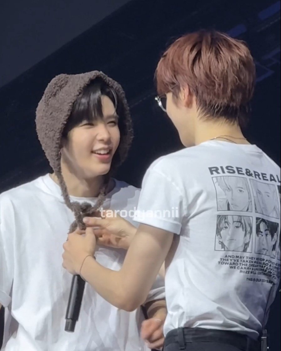 (*˘︶˘*).。.:* tweet media