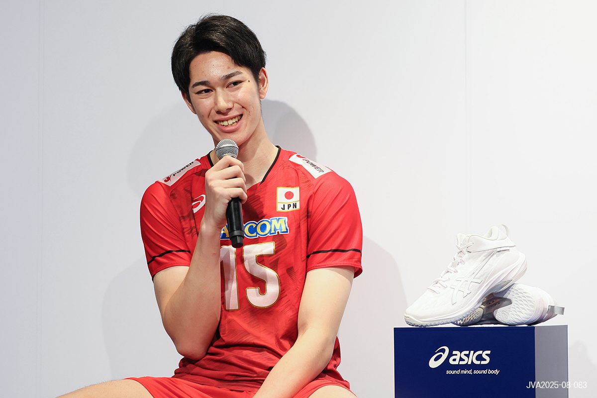 ASICS_JP's tweet image. #バレーボール男子日本代表
石川祐希選手、小川智大選手、髙橋藍選手、甲斐優斗選手が、次世代のプレーヤーとのトークイベントに登壇！

世界と戦うメンタル、日本代表への想い、夢を語った。

憧れの存在と向き合った一日。
その想いを、これからも。

#ASICSVolleyball
#SoundMindSoundBody
