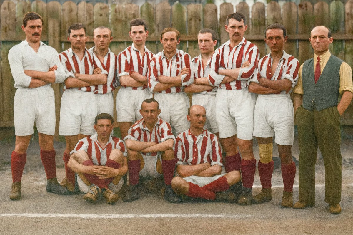 📅 #OnThisDay in 1921, Cracovia were crowned champions of 🇵🇱 for the first time, winning the second-ever national championship. Legend Józef Kałuża led the way with 9 goals. Four more titles would make their way to the club’s trophy case (1930, 1932, 1937 and 1948). #PIACRA