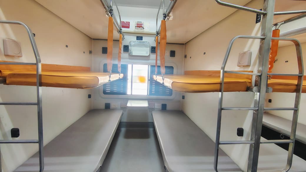 RailAnalysis's tweet image. PM Modi #flagsoff Gaya–Delhi #AmritBharatExpress and Vaishali–Gaya–Koderma Train to enhance #connectivity in Bihar

Read more: railanalysis.in/rail-news/pm-m…

#Eastcentralrailway #GayaDelhi #TransformingBihar #Buddhistcircuittrain #Railmodernization #Indianrailways #Railanalysis