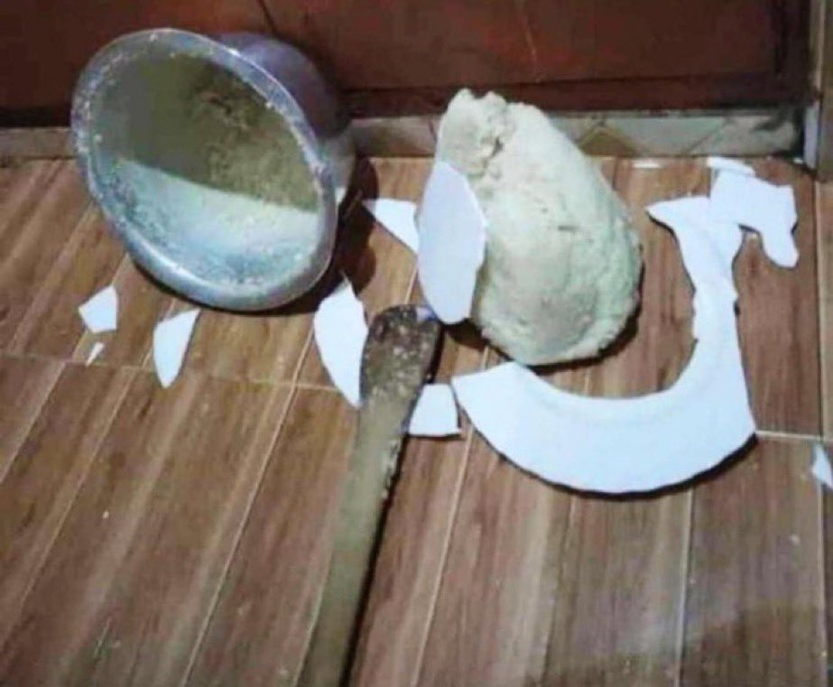 Roland kid;

“My food has poured so i have to eat from the floor until i get salary and buy another plate ”😂😂😂