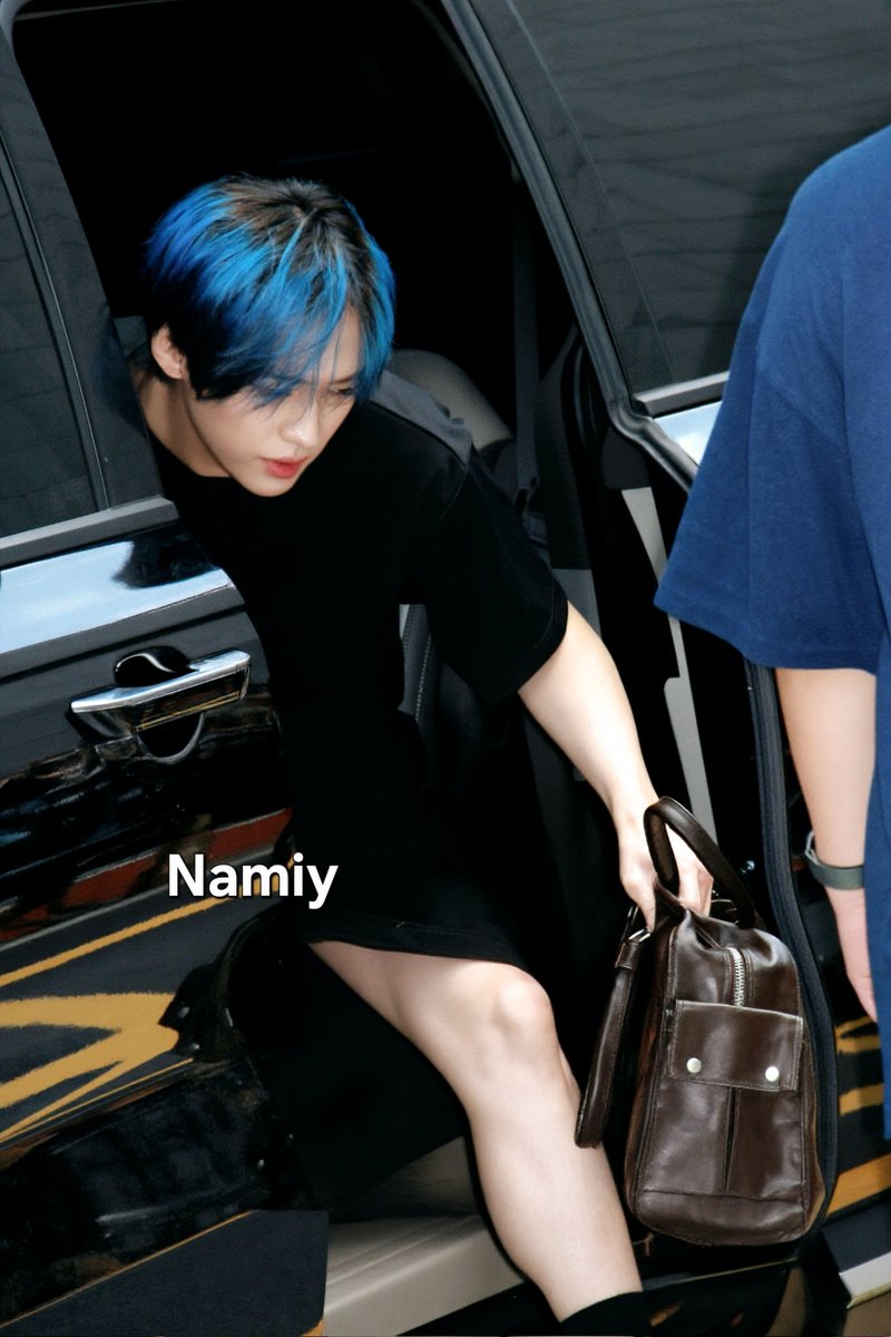 아무도절대허벅지보지마