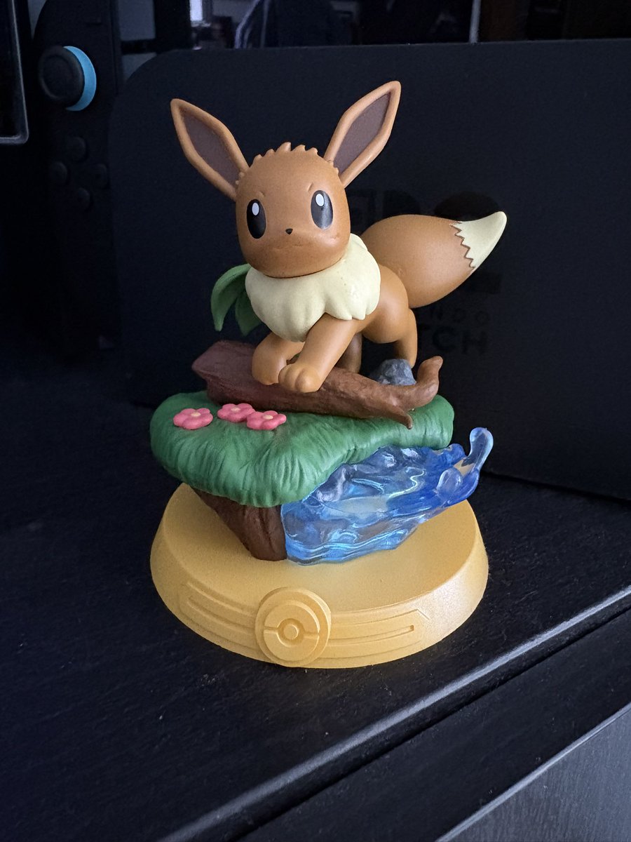 Ended up getting Eevee 🩷. It didn’t wanna evolve ☺️