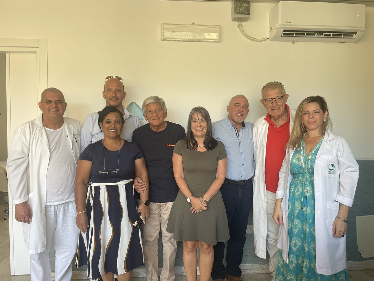MirtaGranda's tweet image. Durante la mia visita all'ospedale Gino Iannelli di #Cetraro ho incontrato alcuni dei medici di @cubacooperait, eccellenti professionisti che esaltano #Cuba 🇨🇺e il nostro sistema sanitario. #CubaSalvaVidas #CubaSalva #CubaEsSalud