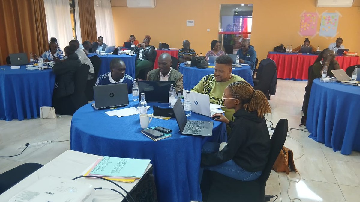 vicocapfour's tweet photo. During the P4C onboarding network.
#changemakers #teamworkmakesthedreamwork https://t.co/jjVwsJo7kp