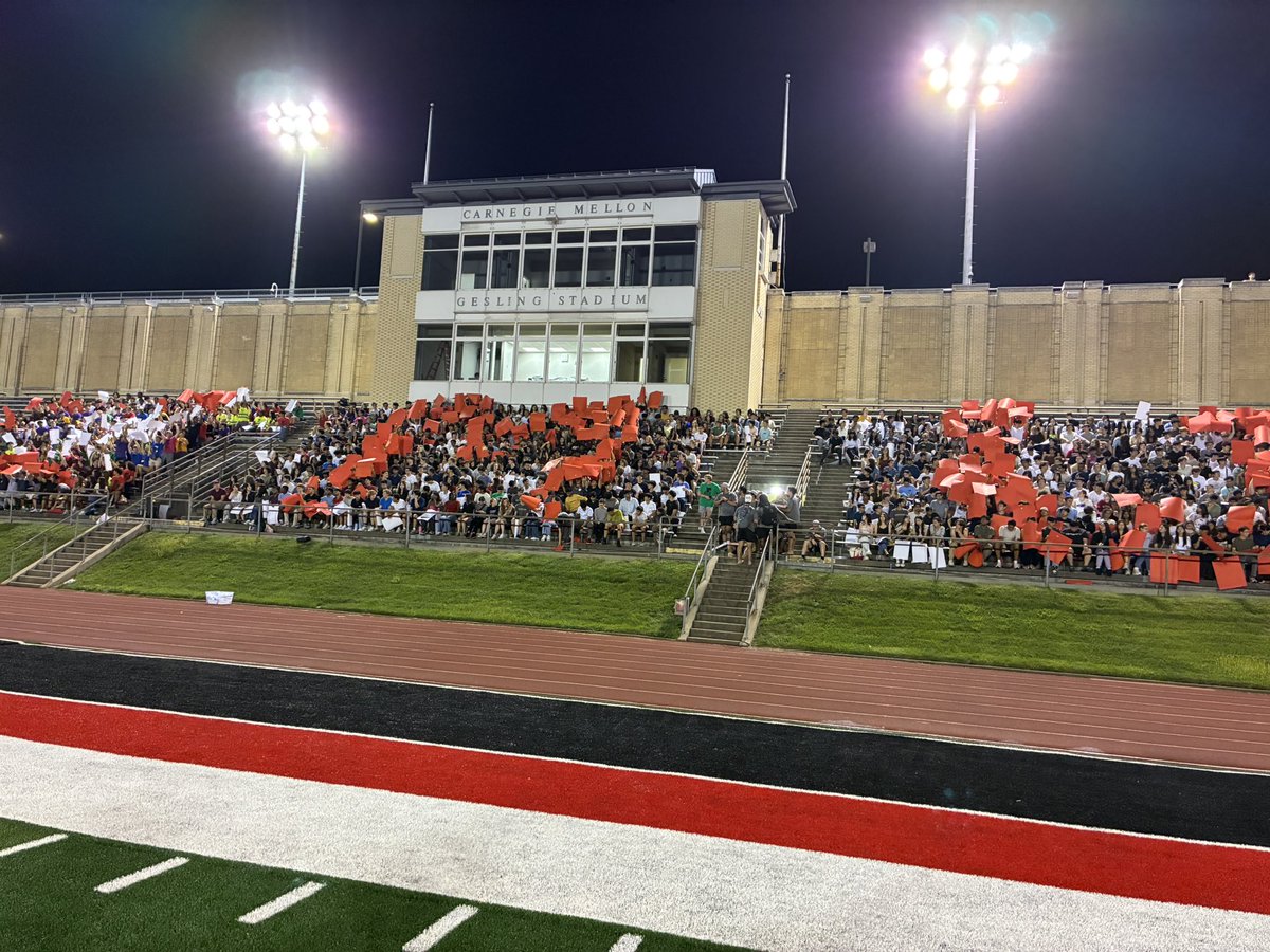 Thanks to our Class of 2029+ for attending the Pep Rally last night!! 

<a href="/CarnegieMellon/">Carnegie Mellon University</a> <a href="/tartanathletics/">Carnegie Mellon Athletics</a>