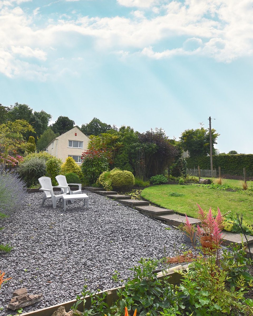 TO RENT - Gilwern
👉 Semi-detached two-bedroom cottage in village location
👉 Two reception rooms and two bathrooms
👉 Off-road parking
£995 pcm⠀
EPC Rating - C. Council Tax Band - D. Deposit £1425.00
01873 859237 📞
bit.ly/4mpD0by