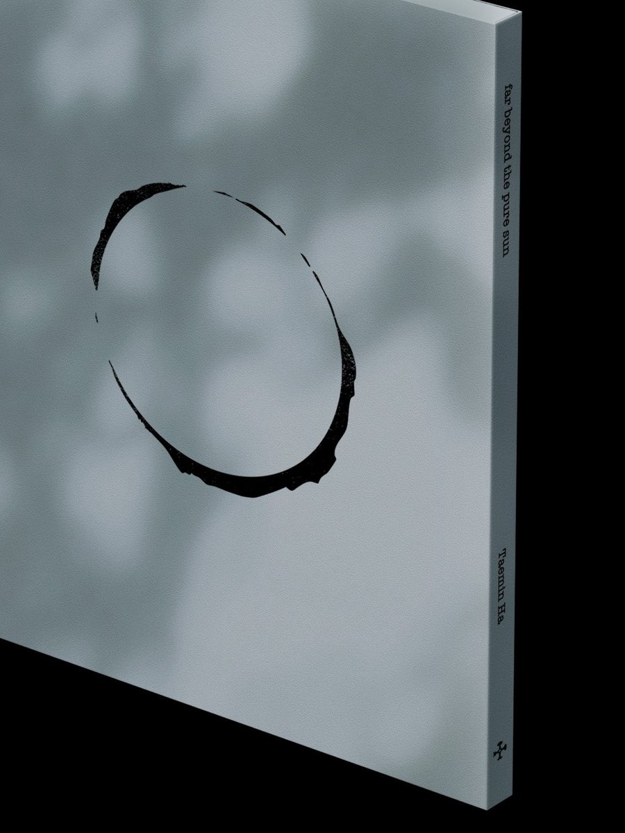 •••••••••

𝗣𝗵𝗼𝘁𝗼 𝗭𝗶𝗻𝗲
『𝗳𝗮𝗿 𝗯𝗲𝘆𝗼𝗻𝗱 𝘁𝗵𝗲 𝗽𝘂𝗿𝗲 𝘀𝘂𝗻』

Photographs: Taemin Ha
Design: Lee Yeonjeong of WORKS
Format: Softcover, 120 pages, with folded index insert and board case, 260 × 338mm
Price : 69,000won

at 'Syn.THE.Size X'