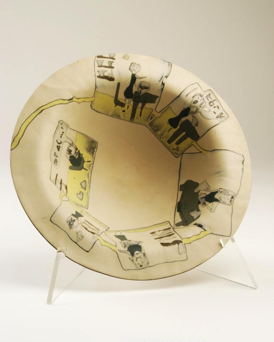 artukdotorg's tweet image. It's #WorkOfTheWeek time – where we showcase artworks that are new to Art UK.

You can discover over 600,000 artworks on our website 👉 artuk.org/discover/disco…

'Bowl with Inlaid Pictures' by Susan Nemeth (b.1957) © the artist. 📷 Aberystwyth University School of Art