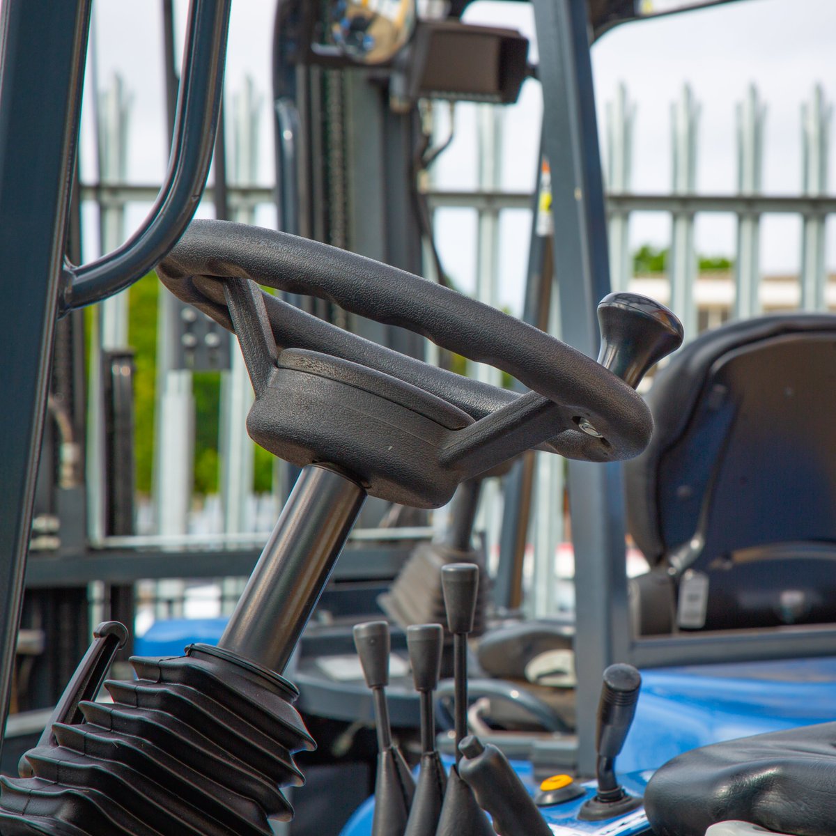 Pipestock's tweet image. Two forklifts are better than one ✌️

Just another sign of Pipestock's growth and our commitment to getting your deliveries out as efficiently as possible. 

Thank you @Combilift for the fresh new forklift!

#PipeRepair #forklift #forklifts #forklifting #pipestock