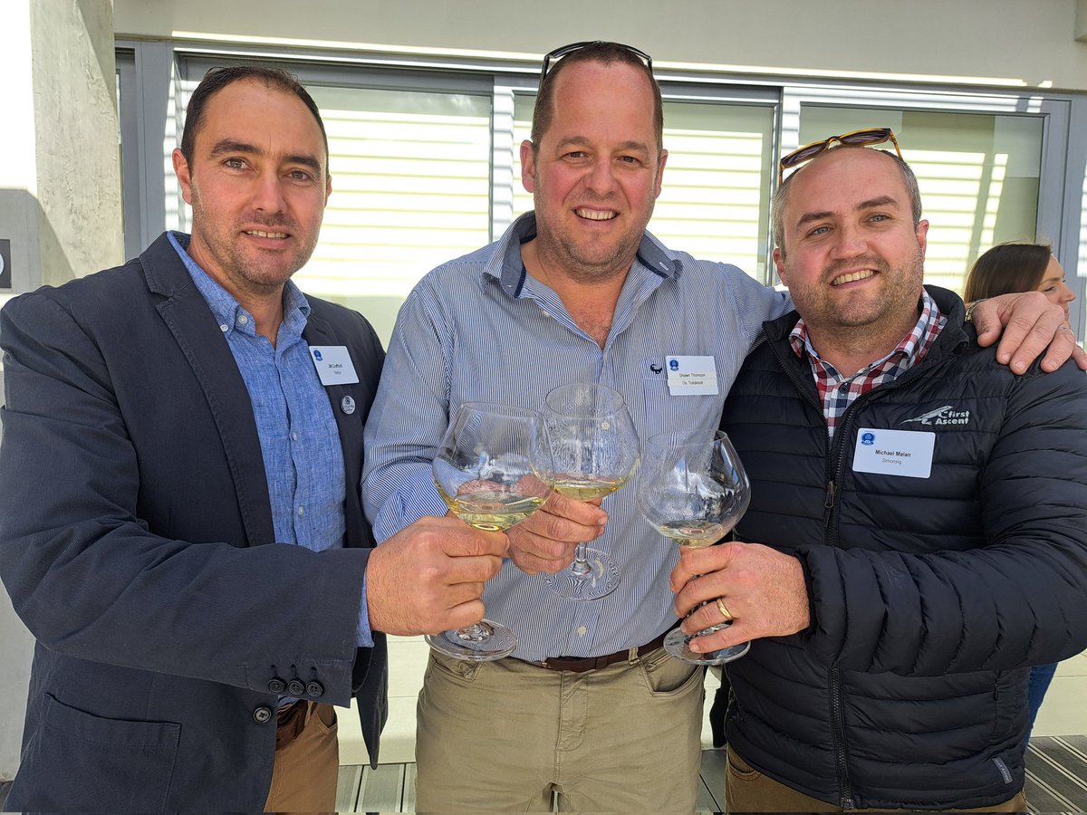 MarykeRoberts's tweet photo. En die 2025 @CheninBlancSA Top 10 is 
@alvisdrift 
@WineChamonix 
@dtkwines 
@JoostenbergWine 
@KFwines
#Roodekrantz
@Stellenrust (3 in total)
@InfoStettyn
#ASouthAfricanNationalTreasure https://t.co/xs4IzOWgTT
