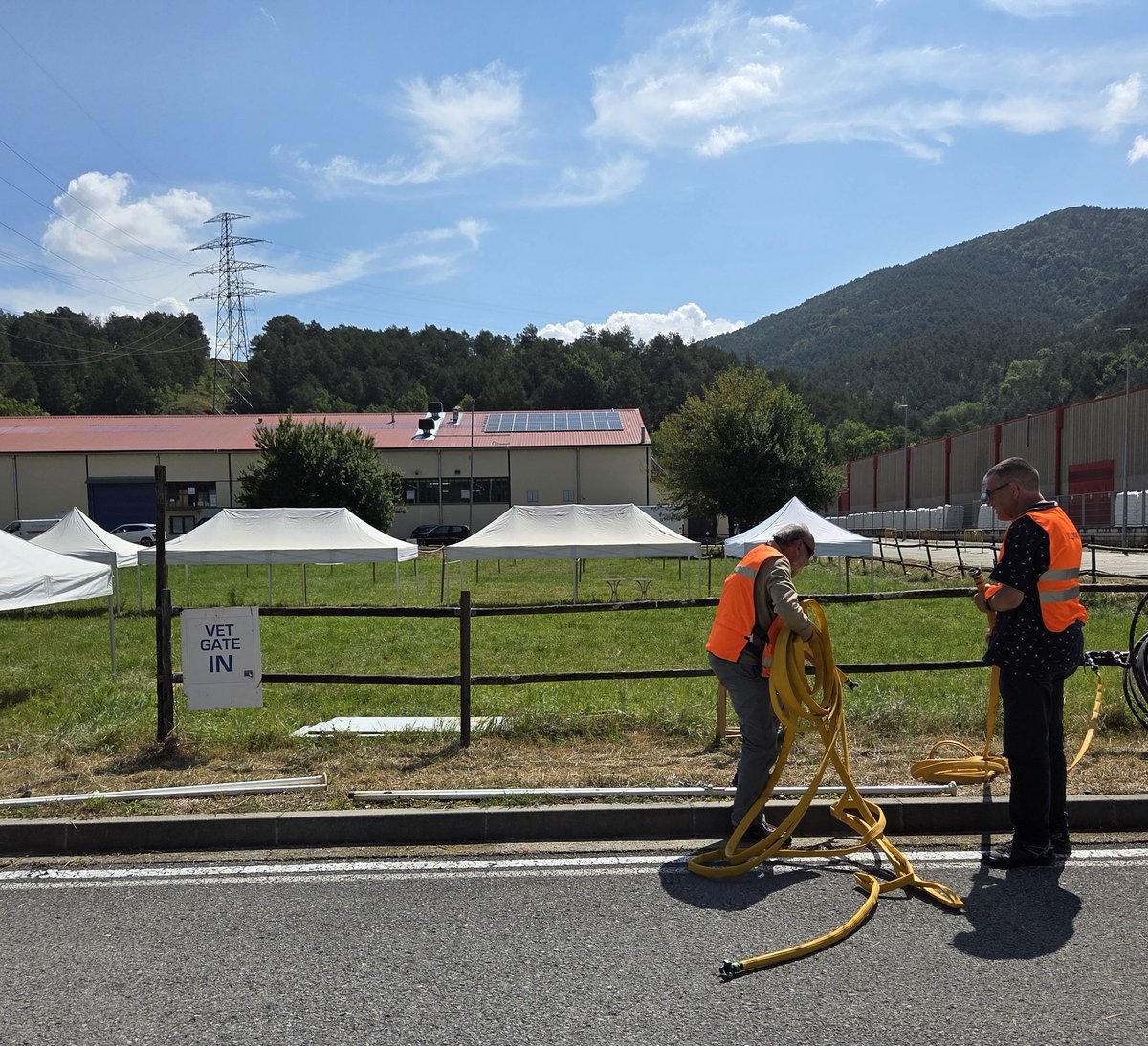 ProtCivilRipoll's tweet photo. Col.laborem en el dispositiu del Raid Hípic internacional de #Ripoll https://t.co/tdBnCkXhrx