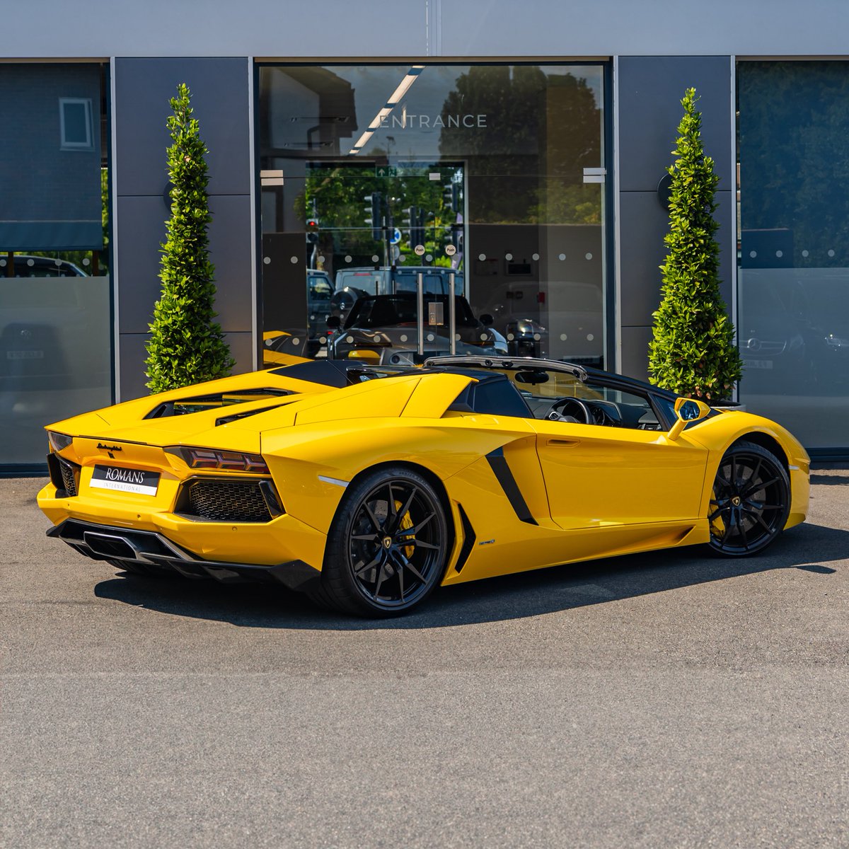 10 years old but still got it 💛

This is one of the highest spec Aventador Roadsters to leave the factory with £70k extras (back in 2015 that was an obscene amount - less so now!)