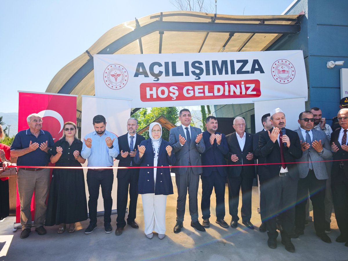 İnsanı merkeze alan bir anlayışla Gölyaka’mıza yeni bir sağlık yatırımı daha kazandırdık.

Gölyaka 1 Nolu Acil Sağlık Hizmetleri İstasyonu’nun açılışını gerçekleştirerek vatandaşlarımızın acil durumlarda sağlık hizmetlerine daha hızlı ve etkin bir şekilde ulaşmasının önünü açtık.