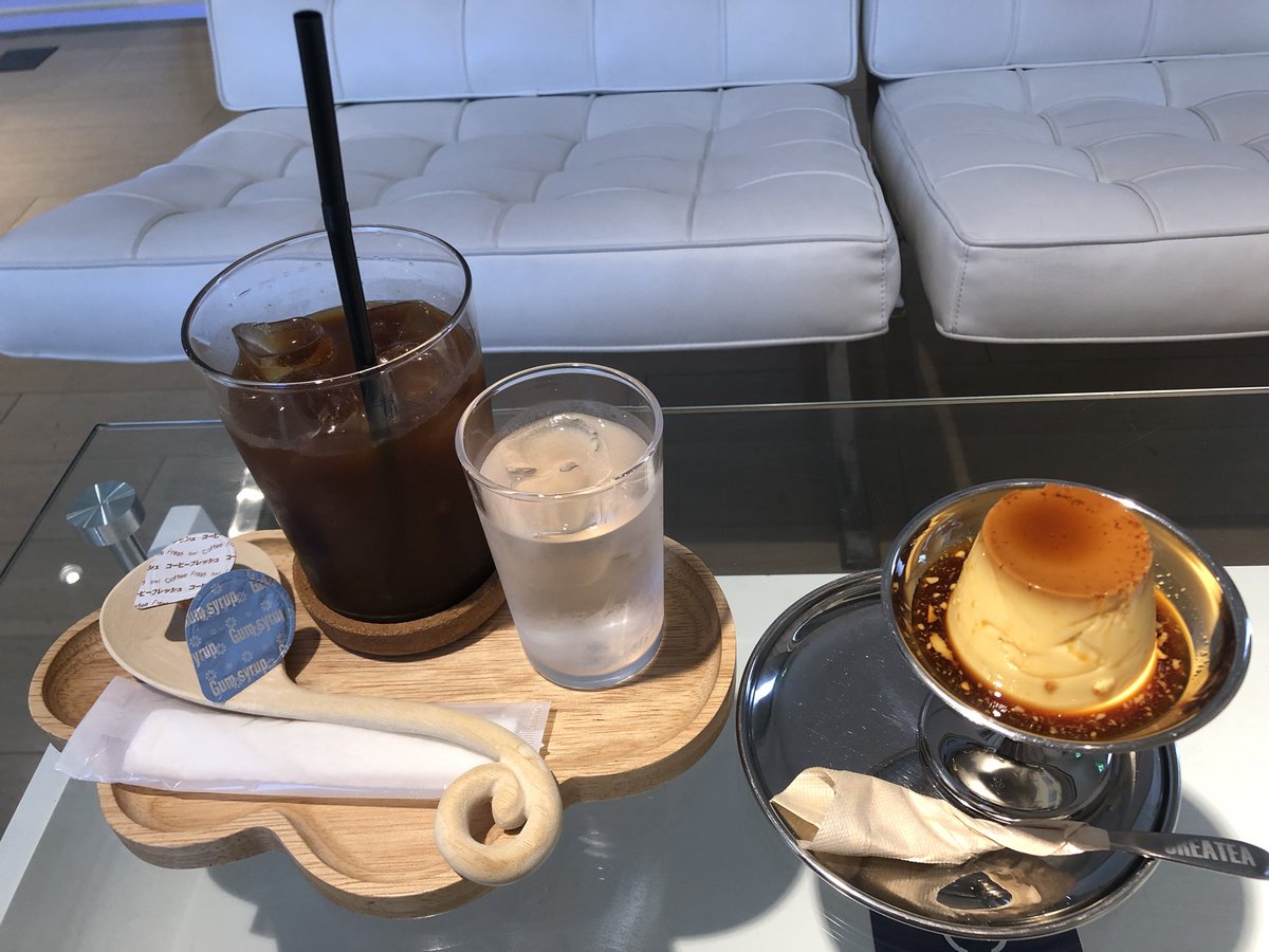 アメリカーノ
プリン

隠れ家カフェとの紹介をいくつか見かけましたが、本当に近くを通っていても全然気付きませんでした。
それと気づけば、店頭にペンギンのでかいオブジェが看板のようにあったりして、かなり目立っていたのに。

2025/6/19木
仲御徒町
CREATEA(クリエイティ)