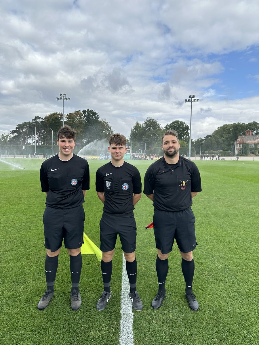 NRCFAREFDEV's tweet image. DEVELOPMENT | Today is our final day at @qethelburgas supporting our @NorthRidingFA match officials in Manchester City &amp;amp; Hull City academy games. Great to see all of the officials develop their refereeing &amp;amp; assistant refereeing technical skills with them all keen to develop🙌
