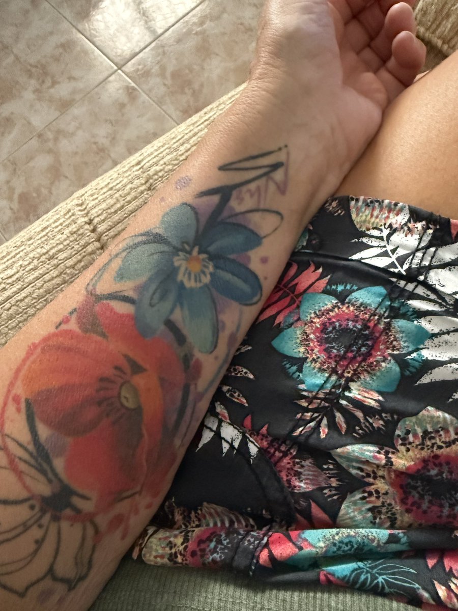 When you realise your shorts match your Tattoo #tattoo #matching