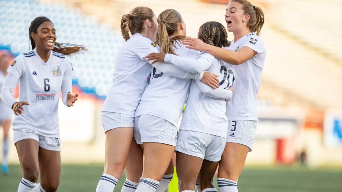 🇨🇦 in University Women's Soccer tweet media
