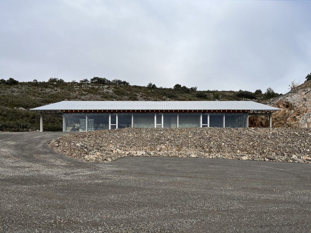 afasiaarq's tweet image. #BAST  ift.tt/5szFi0C | posted by afasia | daily entries on contemporary art and architecture #afasiaarchzine #afasiaarq | 

E56 | new reception building . Limousis 2semesters 150entradas 150posts 2semestres BAST The new reception building is si…