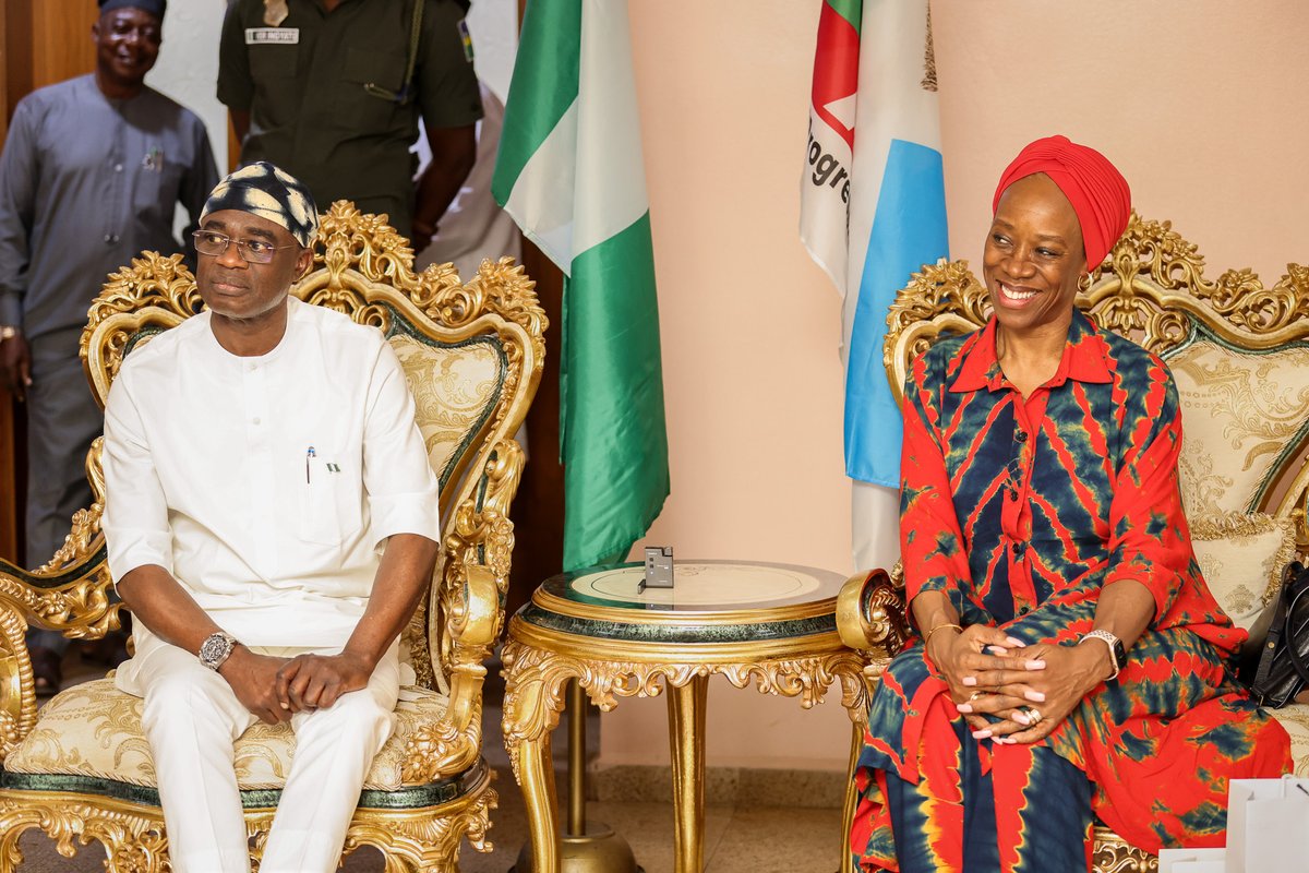 daniels_ugochi's tweet photo. Benue is home to over 500,000 displaced people, yet the drive to rebuild stays strong.

Grateful for my meeting with Gov Hyacinth Ali in Makurdi on scaling durable solutions, boosting climate resilience, and empowering youth.

Together, we can help communities rebuild better. https://t.co/WeZIEP9uik