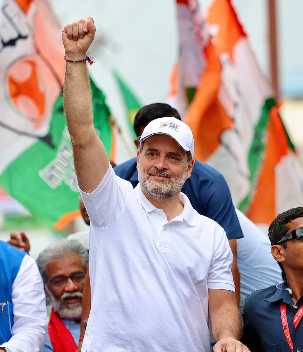 SupriyaShrinate's tweet image. इंक़लाब ज़िंदाबाद ✊🇮🇳