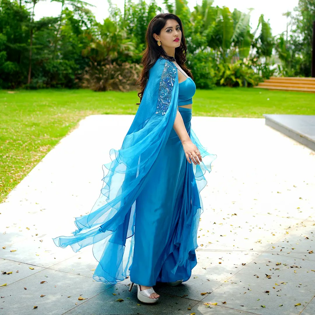 darling_priya_'s tweet image. #surabhi
t.me/tollywood_quee…