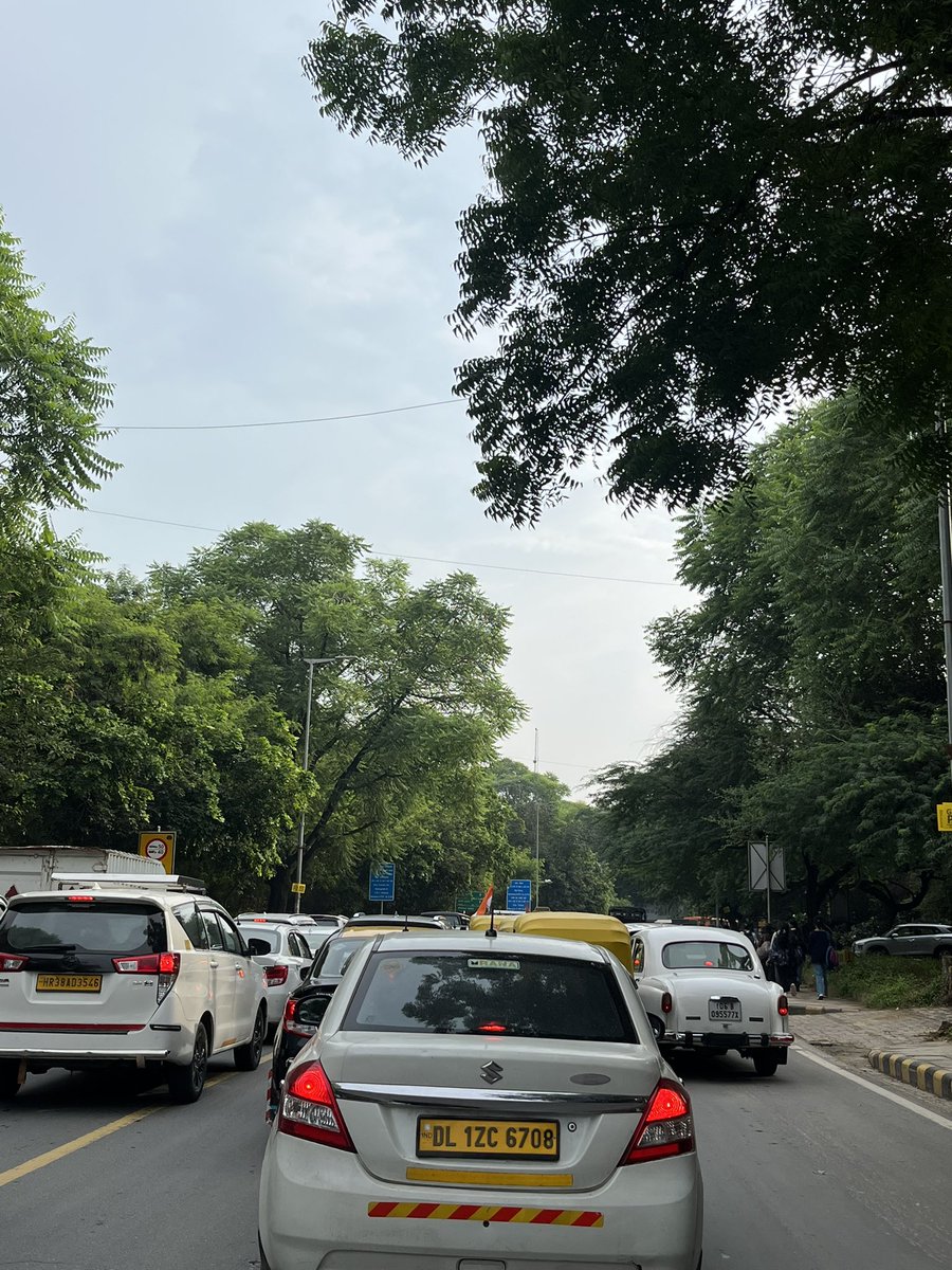 Tesseract1981's tweet photo. @dtptraffic As usual massive traffic jam at San Martin Marg in Chanakyapuri and there is no traffic cop. People are driving on wrong side blocking incoming traffic. This is regular affair. https://t.co/1MqzL0t7Jh