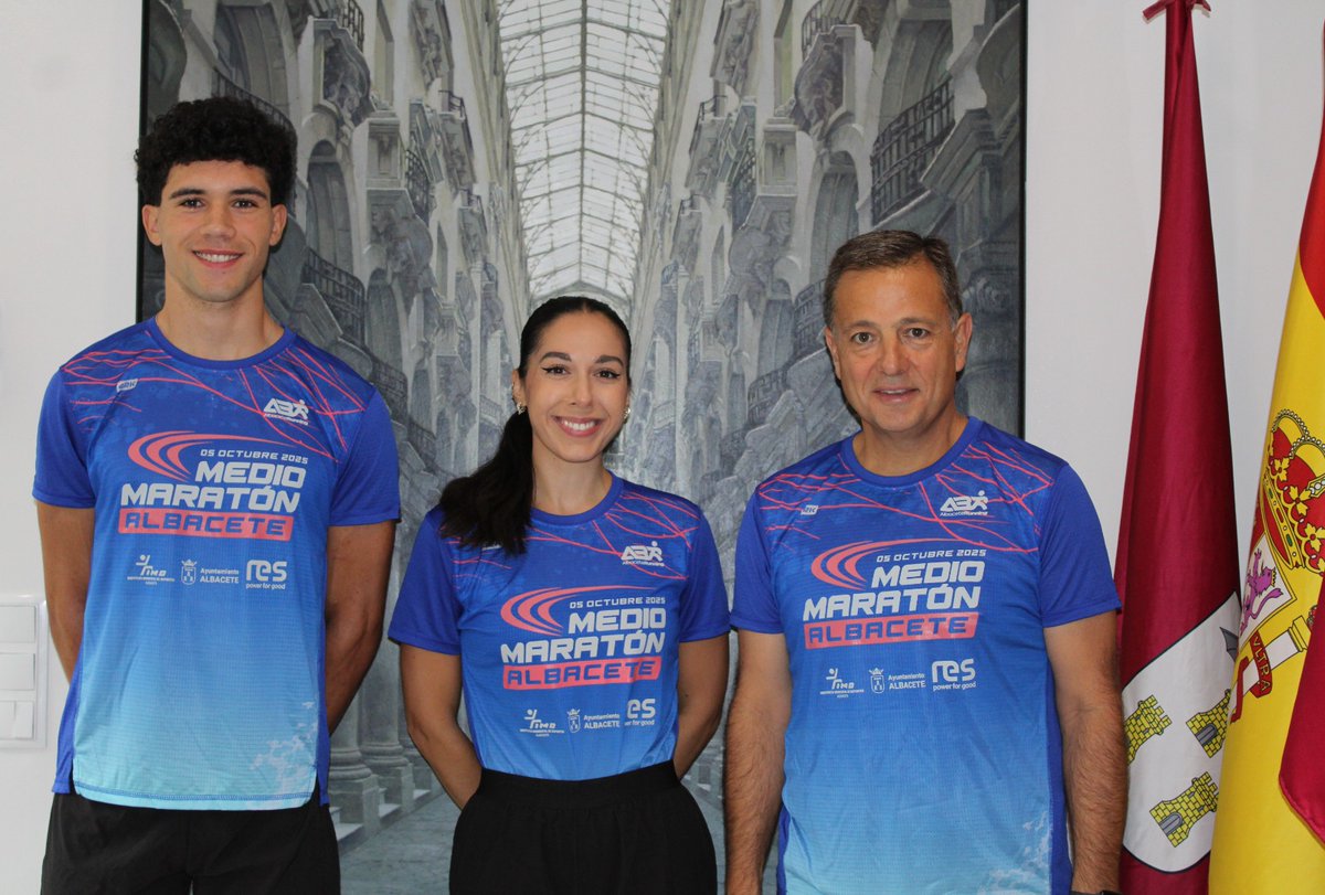 🏃‍♀️ El alcalde <a href="/Selopezmanuel/">Manuel Serrano</a> presenta la camiseta oficial de la XXVIII edición del Medio Maratón Internacional ‘Ciudad de Albacete’, con el lema “Albacete es Deporte”. 

🗓️ Tendrá lugar el 5 de octubre, 10:00 h, en Avenida de España, y contará con 4.000 corredores inscritos,