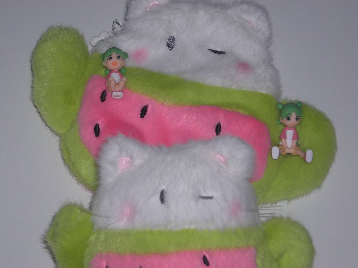 커다란 수박 하나 잘 익었나 통통통 🍉