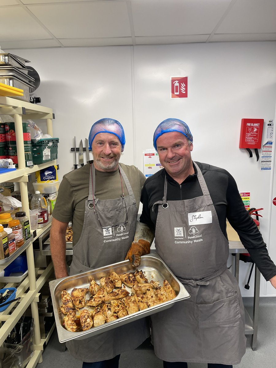 Volunteering in <a href="/FoodCloud/">FoodCloud</a> today with my siblings great fun and delighted to see they have just installed <a href="/KelsiusRealTime/">FoodCheckIreland</a> by <a href="/kelsius_digital/">Kelsius</a> which to be fair I have interest in.