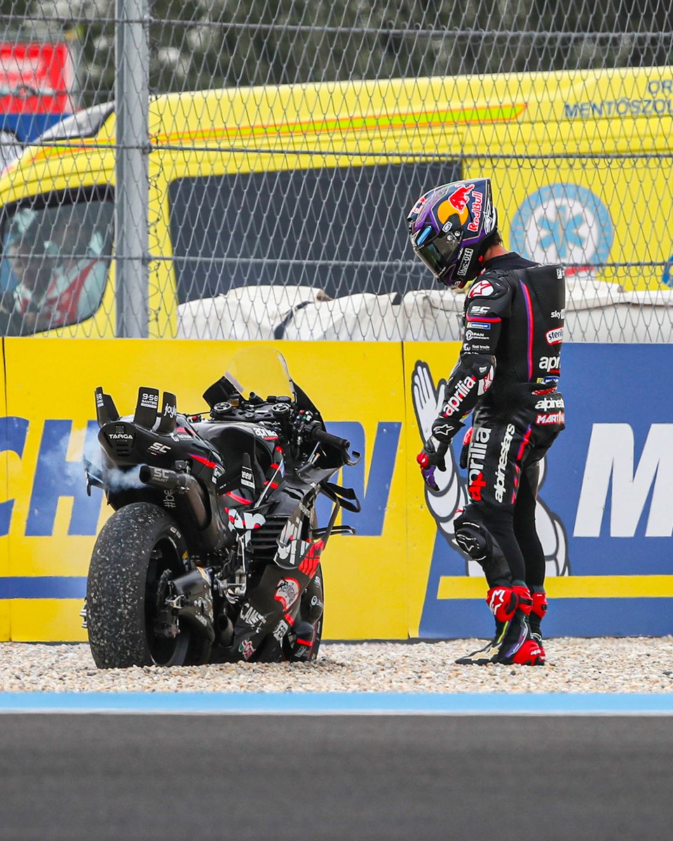 Crash MotoGP tweet media