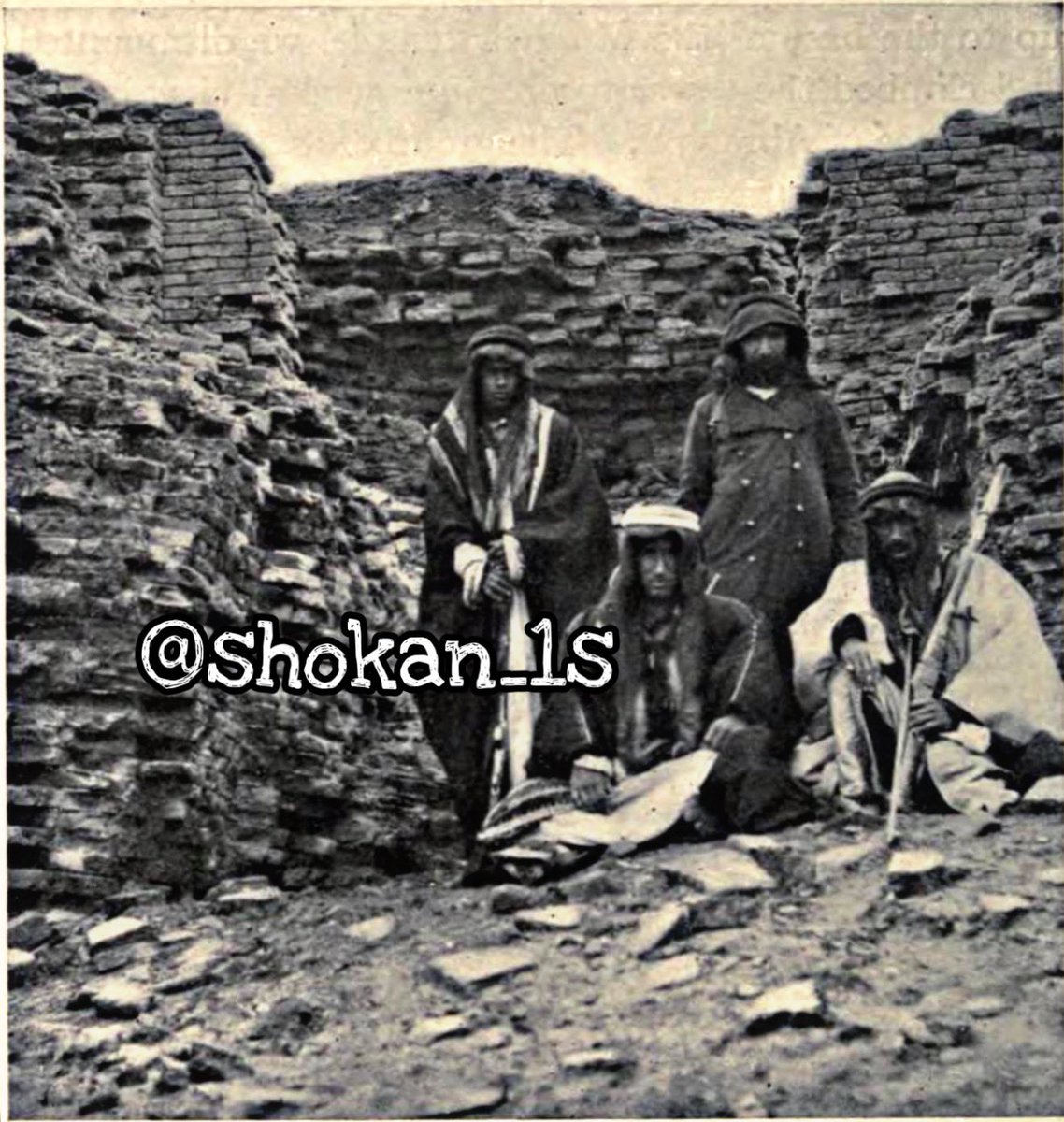 SHOKAN_1S's tweet photo. من النوادر . 

صوره لرجال من فخذ النجم من #البدور برفقة القنصل الأمريكي إدغار جيمس بانكس الذي عندما وصل إلى السنكره تحديدا القطيعه طلب الحمايه ومرافقين من الشيخ  عجيل شيخ النجم والذي 

المصدر📚:Bismya The Lost City 
#شوكان_الشلاش 
#الاشاجعه 
#عنزه https://t.co/74GheZPefH