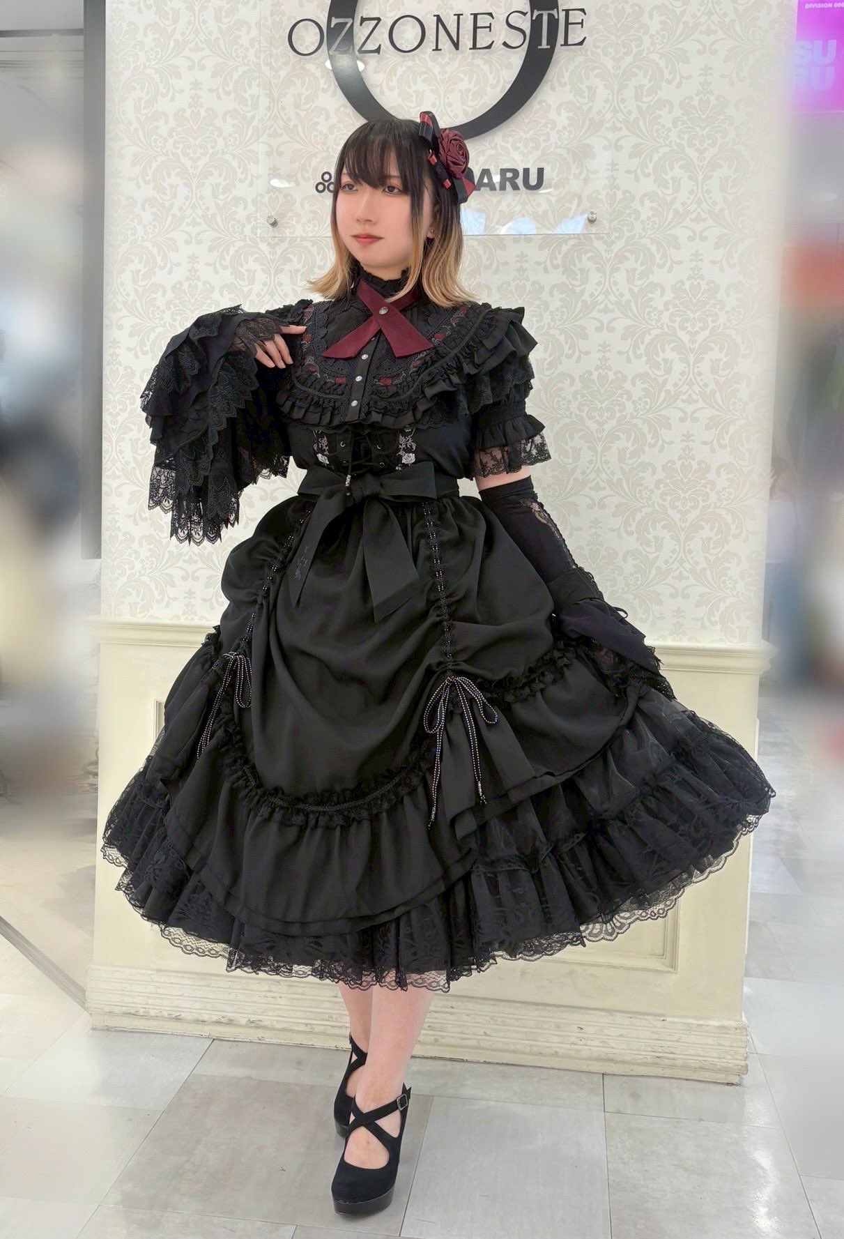 オッズオン ジャパンOZZ ONESTEツーピース刺繍入り黒ドレス Ozz Oneste Ozz Conte渋谷店 on X: 