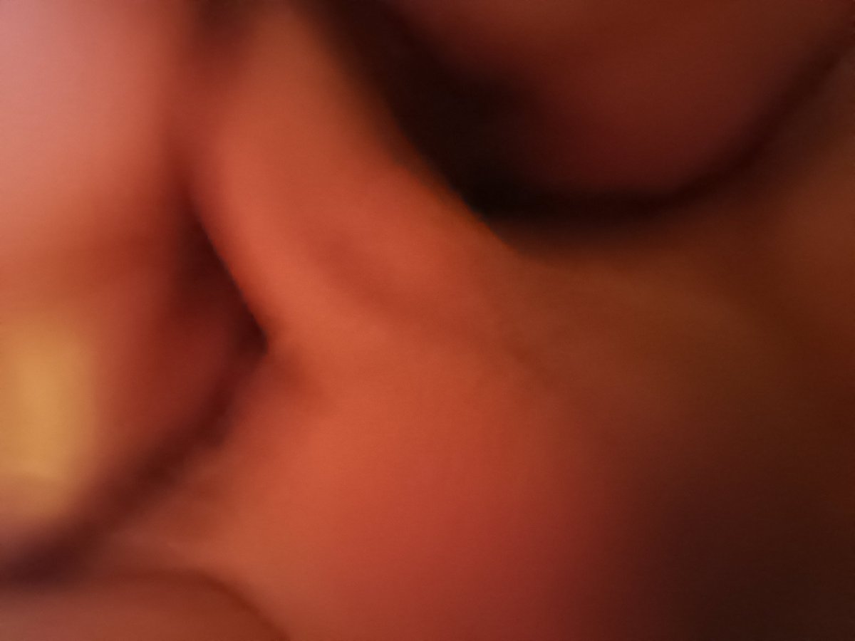 Il #venerdipesce è entrato nella "nassa"di mia #moglie #wife #milf #bigtitsmomِ 
Risveglio eccellente , manca solo il suo passo per giocare con voi ❤️