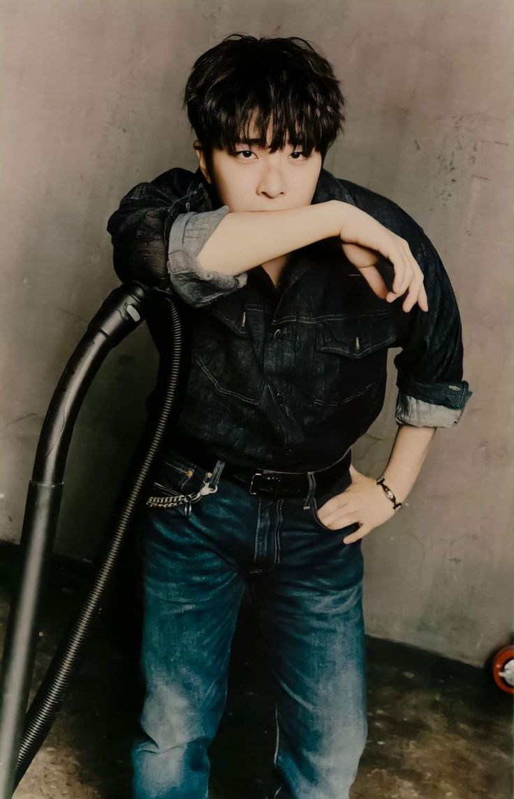 hourly youngjae tweet media