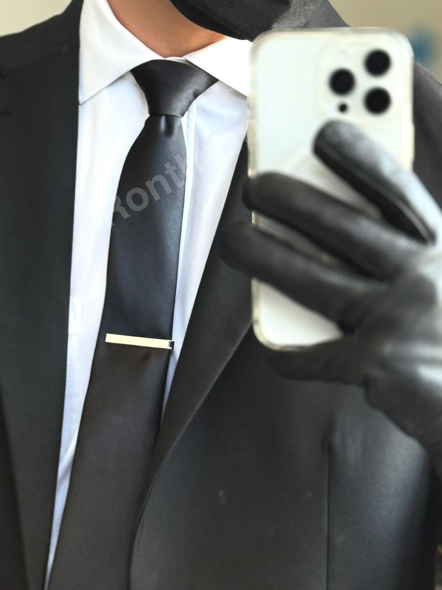 ronthesuit tweet media