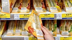 agent_bulletin's tweet image. Tesco meal deal price rises by 25p

🚨 BREAKING NEWS: Tesco's meal deal now costs 25p more! 🥪💸 Who knew a sandwich, drink, and snack could have inflation levels? Maybe it's time to start budgeting for that gourmet taste! #TescoMealDeal #InflationNation #Snackattack
