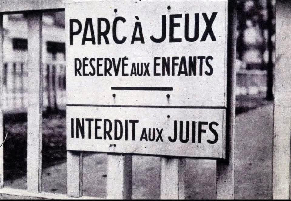 Jean Quatremer (@quatremer) on Twitter photo Voici où on en est. Mais la France protège les juifs selon <a href="/EmmanuelMacron/">Emmanuel Macron</a>. Qu’est-ce que ce serait sinon… Voici où on en est. Mais la France protège les juifs selon <a href="/EmmanuelMacron/">Emmanuel Macron</a>. Qu’est-ce que ce serait sinon…