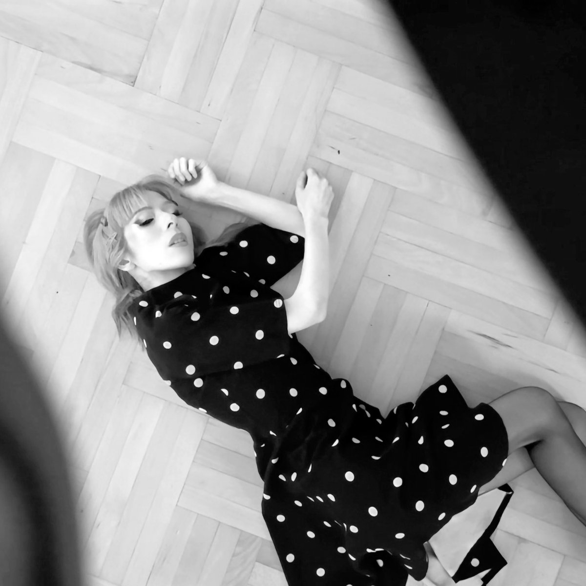 R. Missing tweet media