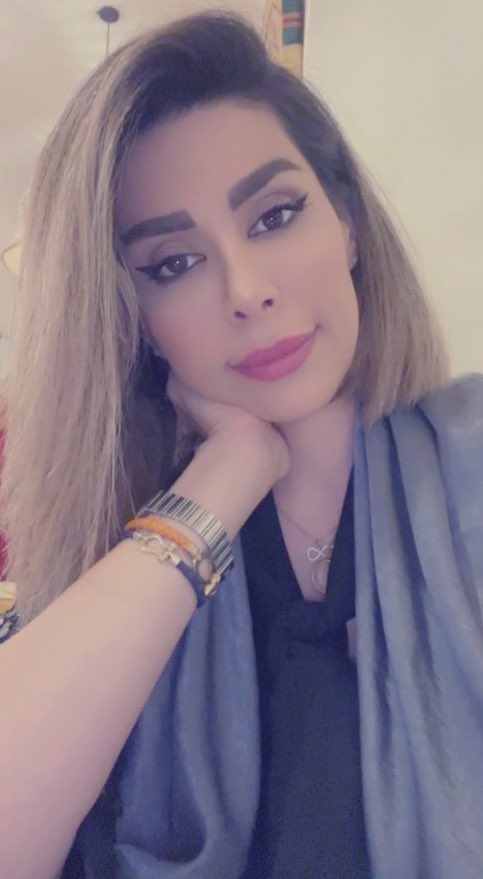 pantea_pipar's tweet photo. GM MY LOVELY FAN #AEW 

⭕️Have you seen my new artwork?⭕️

GUARDIAN WITHIN 🐉

8 ED LEFT
10.43 TEZ ONLY 

This artwork symbolizes women confronting the fears and challenges of society. The best way to face fear is not to run from it, but to befriend and understand it. In this piece, the dragon represents all the fears and limitations we encounter in everyday life. The woman, with courage and calm, learns to embrace her fears and transform them into strength.

POEM & MUSIC MADE BY ME   🎶🎵

In soft white mist, she stands in doubt, Eyes on the dragon, twisting about. 
Her heart beats fast, unsure and shy, 
A trembling whisper, a fearful sigh.  

But their gazes meet, and she feels no fight, Opening her arms, embracing light. 
A gentle warmth flows through her chest, She knows now, in his coils, she’s blessed.

https://t.co/zvvuhqHrVi
