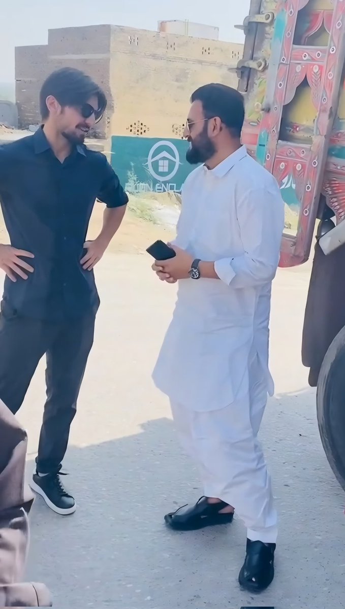 ObaidKhanPTI's tweet photo. عمران خان کے بھانجے علیمہ خان کے بیٹے شاہریز کو نامعلوم لوگوں نے گھر سے اغواء کر لیا🥲😡 https://t.co/KmxguUcVmf