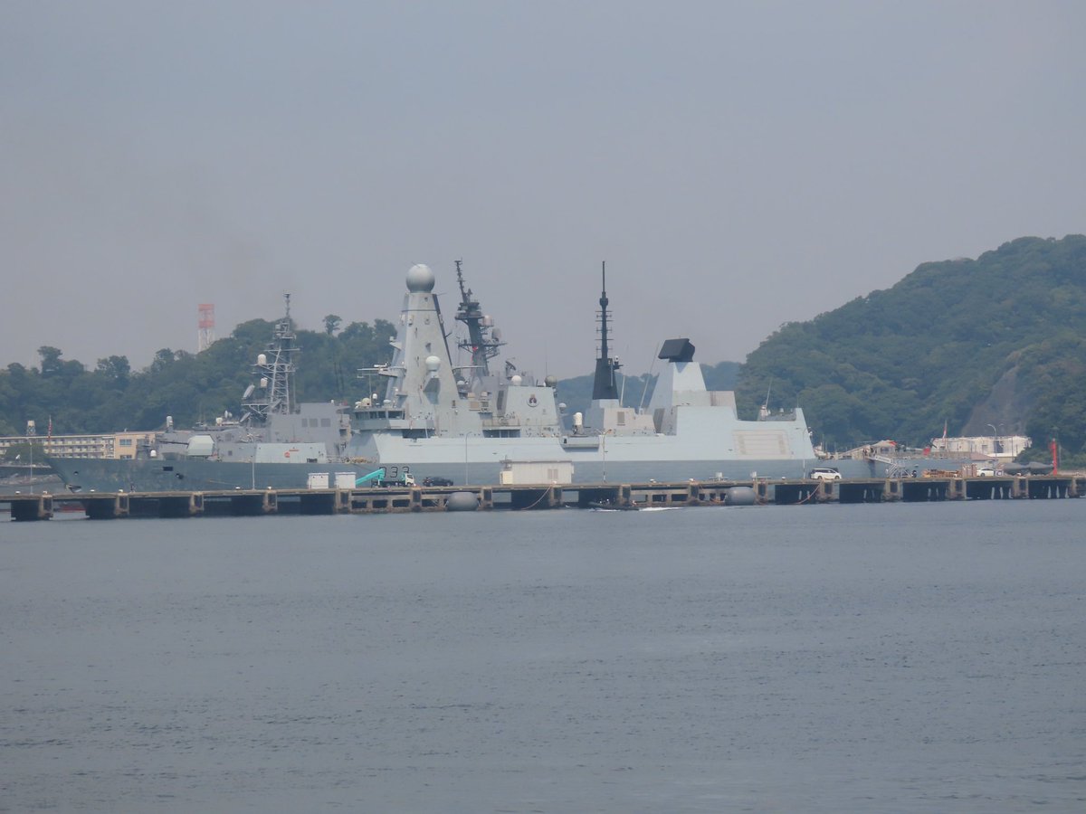 イギリス海軍45型ミサイル駆逐艦「ドーントレス」(HMS Dauntless , D33)
