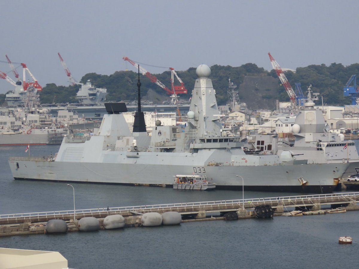 イギリス海軍45型ミサイル駆逐艦「ドーントレス」(HMS Dauntless , D33)