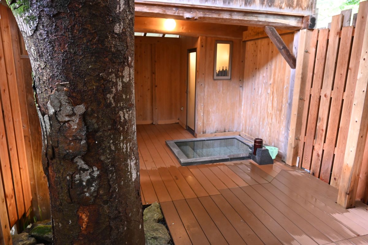 2025年の夏休み～2日目 kaiteoku.com/natsuyasumi202… 
この日は那須塩原温泉の「離れの宿　楓音」から塩原八幡宮の逆杉を見て、群馬県の日本100名城、新田金山城を攻めて、水上温泉の「蛍雪の宿　尚文」へ。
#塩原八幡宮
#新田金山城
#日本100名城 
#那須塩原温泉
#水上温泉