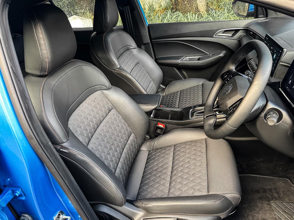 AutoTraderSA's tweet image. We drove the MG3 at its recent national media launch, and here are our thoughts. Would you consider an #MG3 over a VW Polo Vivo or Suzuki Baleno? bit.ly/MG3FirstDriveR…
@MGMotorZA