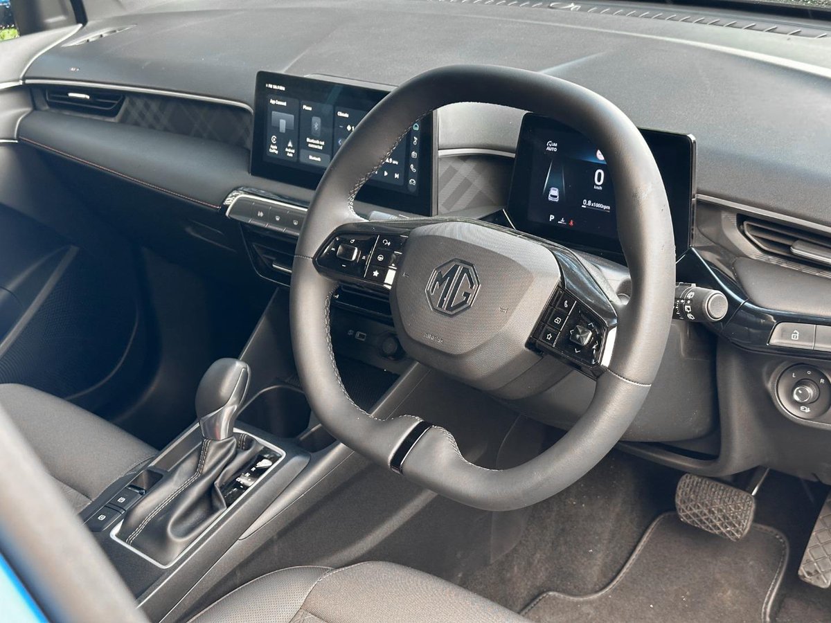 AutoTraderSA's tweet image. We drove the MG3 at its recent national media launch, and here are our thoughts. Would you consider an #MG3 over a VW Polo Vivo or Suzuki Baleno? bit.ly/MG3FirstDriveR…
@MGMotorZA