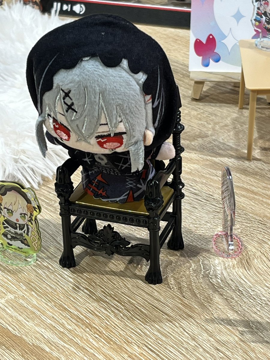 lunamyon's tweet photo. ところでこれはどういう情緒で配置したんですか？？？？？？？？
#まのさば https://t.co/YV5OurxD6B